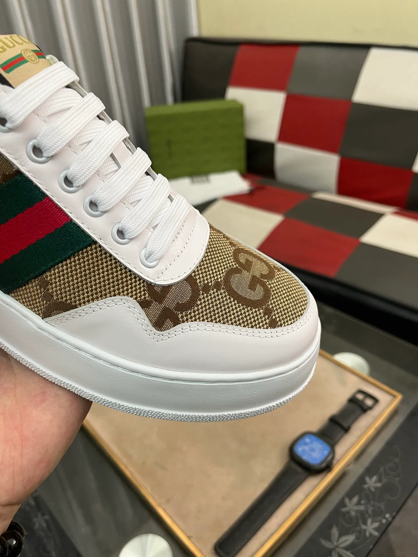 Men's shoes💰420⌚️⌚️[GUCCI] Gucci men's casual shoes are absolutely popular🔥The ultimate matching item for trendy men! The charm of super texture is unstoppable. This is the main recommendation. The upper is made of high-quality cowhide, with pig lining feet and wear-resistant rubber sole. It is noble and elegant! Extremely comfortable🎁🎁You can be as handsome as you want💪 Size 38-44! 3️⃣colors available